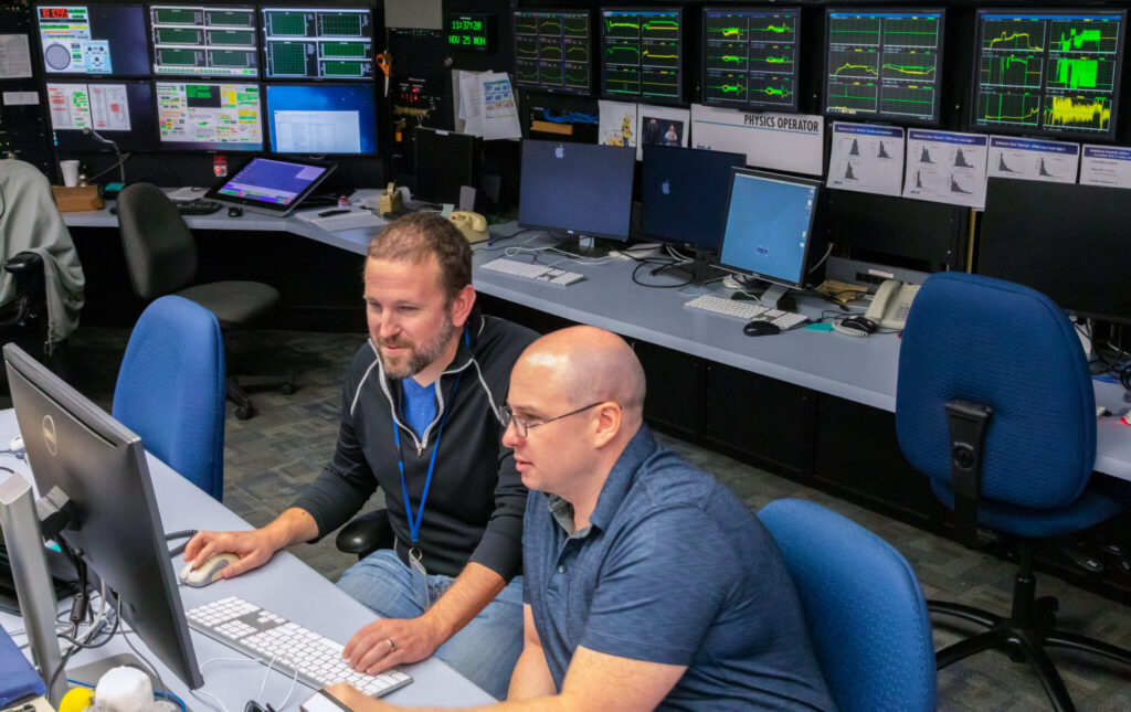 General Atomics researchers in San Diego's D-IIID control room
